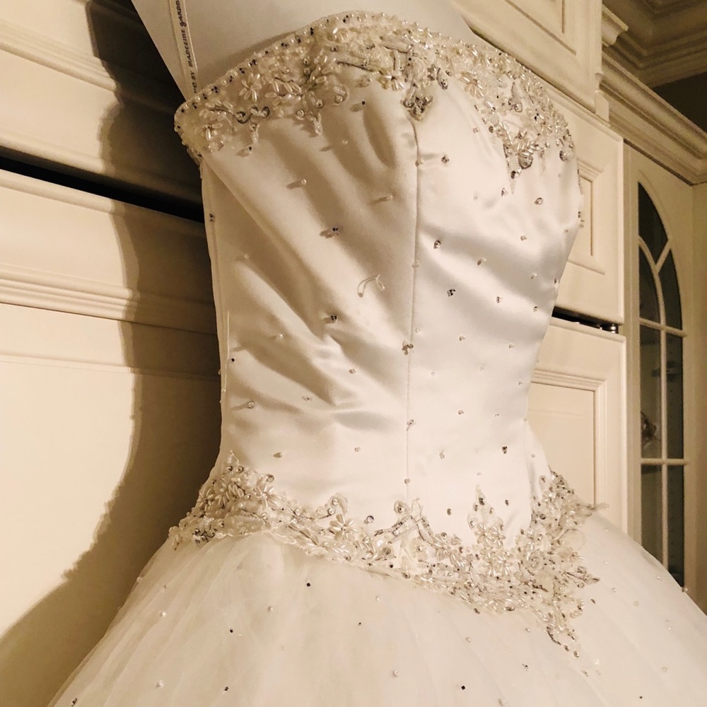 Gorgeous Mori LEE custom wedding gown